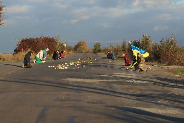 зустрічали загиблого Героя