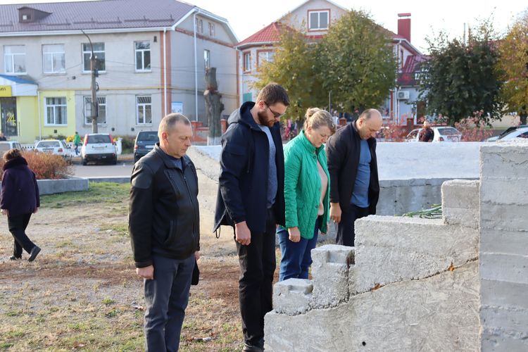 До Дня визволенн України