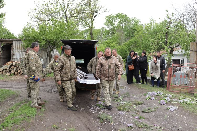 Зустріли загиблого Героя