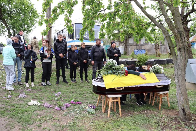 В останню дорогу провели