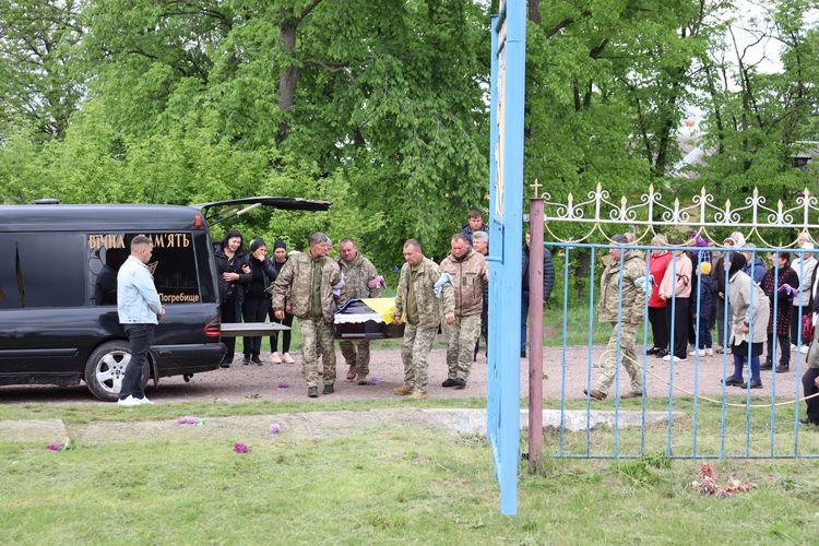 В останню дорогу провели