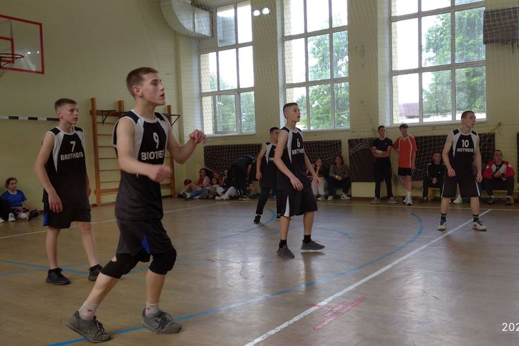 Змагання з волейболу