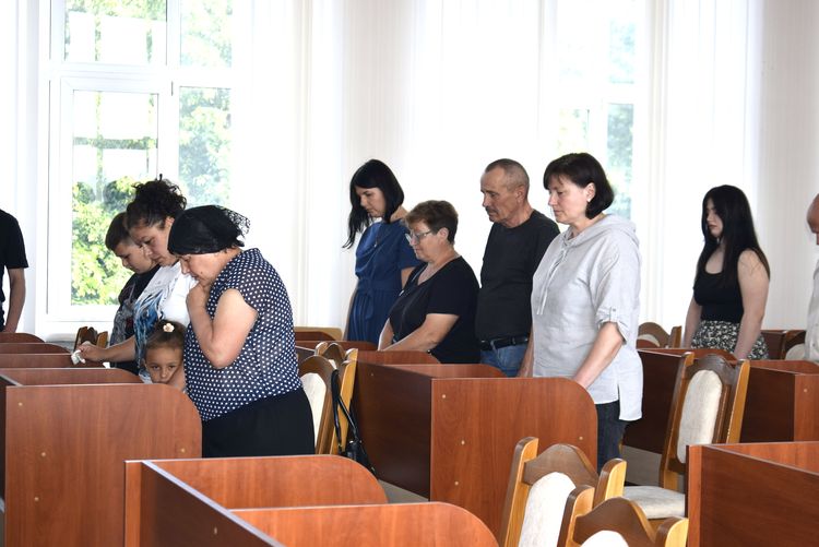 Слава крізь сльози