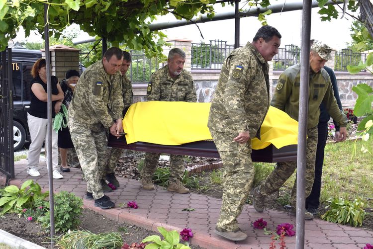 Зустріли Героя На щиті