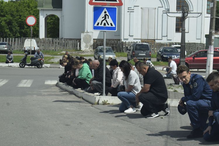 Зустріли Героя На щиті