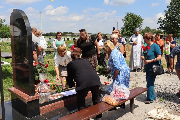 Встановлено пам’ятник воїну-сироті