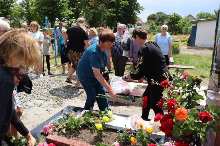 Встановлено пам’ятник воїну-сироті