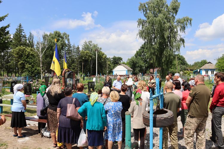Встановлено пам’ятник воїну-сироті