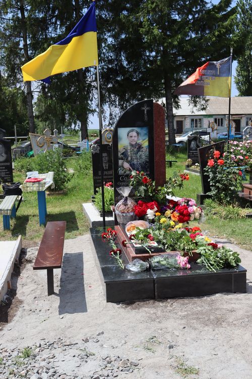 Встановлено пам’ятник воїну-сироті