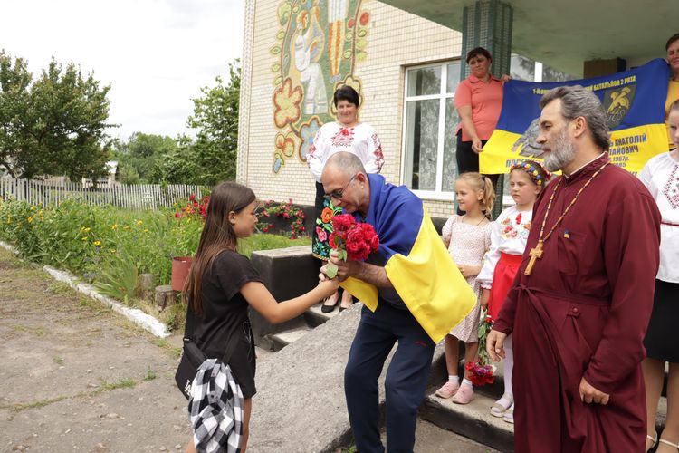 повернувся з полону