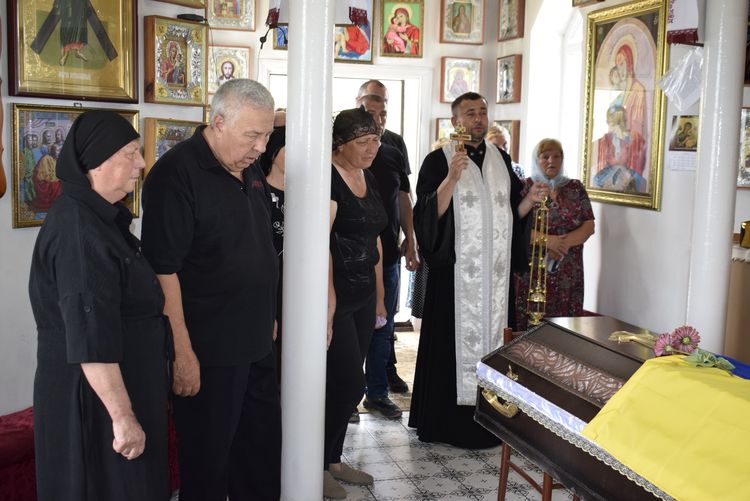 Пробачте, друзі і родина
