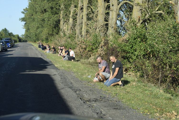 Зі сльозами на очах