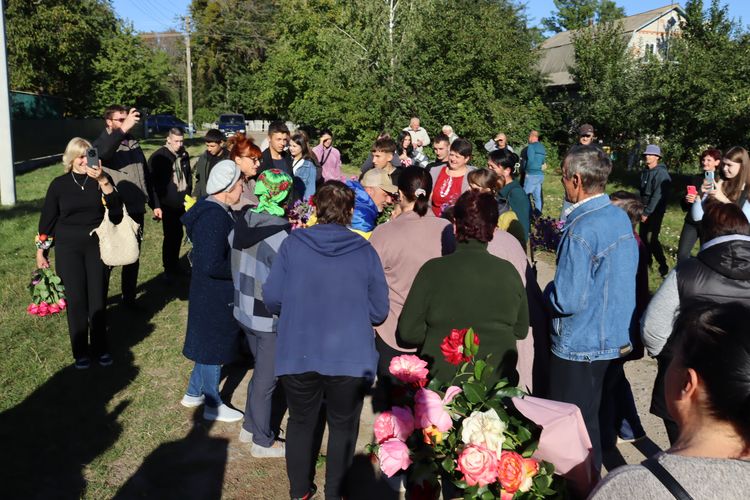 зустріли Героя з полону