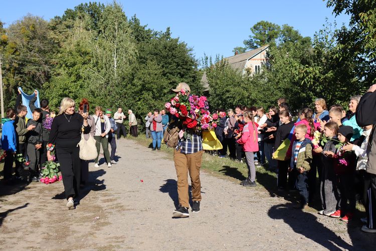 зустріли Героя з полону