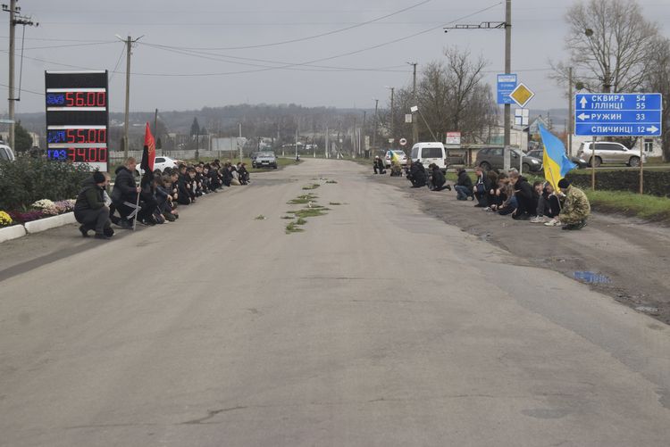 Додому вернувся він з бою