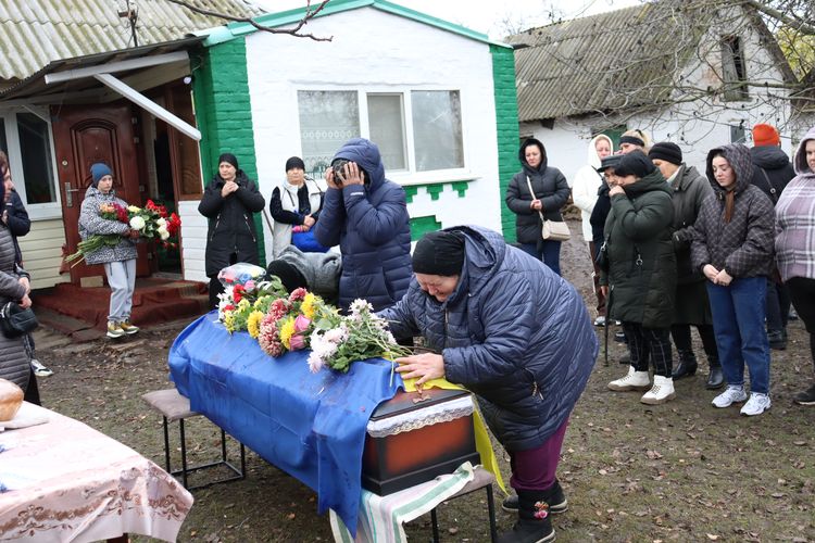 Попрощалась з Героєм