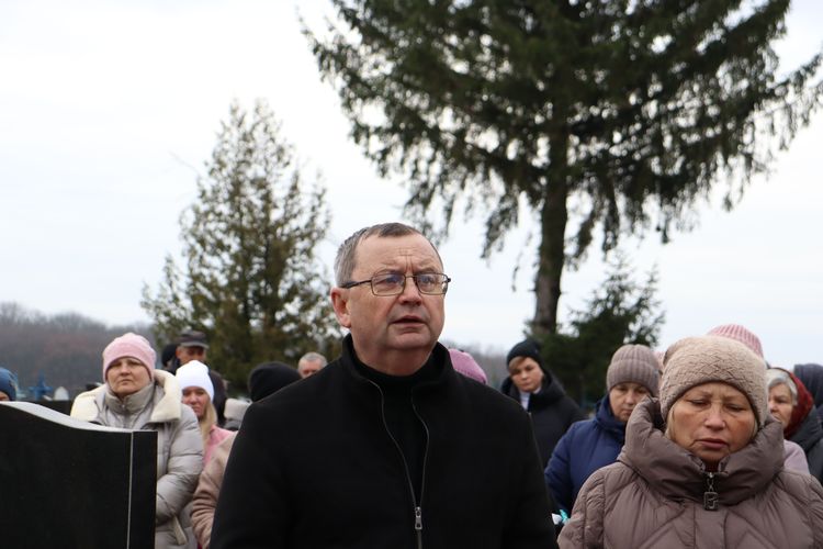 Попрощалась з Героєм