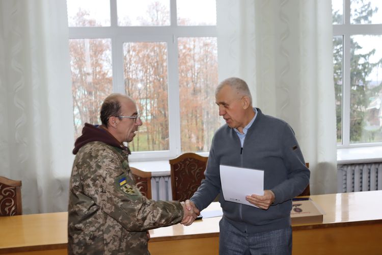 Вітали військовослужбовців та волонтерів