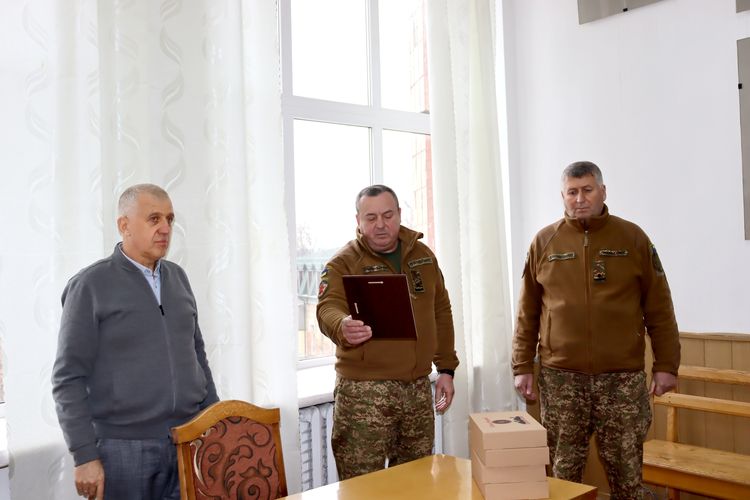 Вітали військовослужбовців та волонтерів