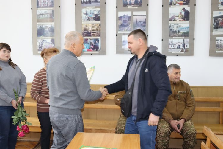 Вітали військовослужбовців та волонтерів