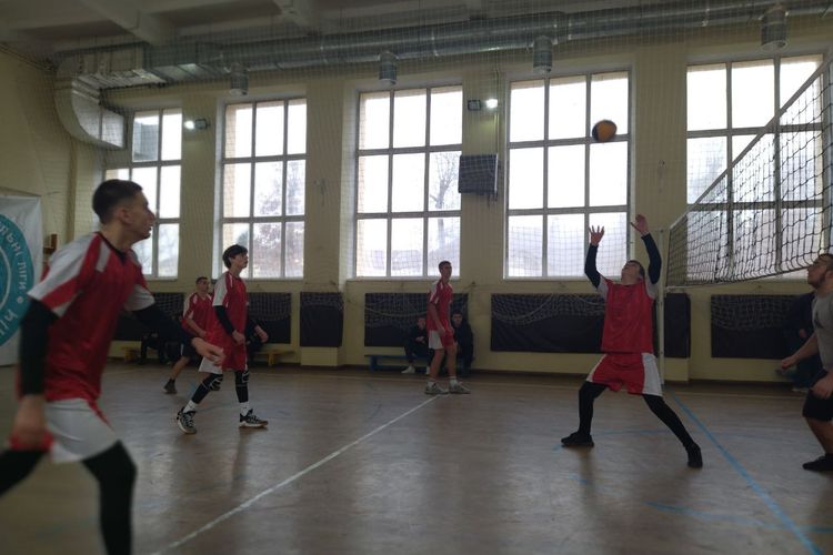 Пліч-о-пліч