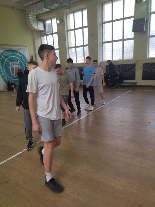 Пліч-о-пліч