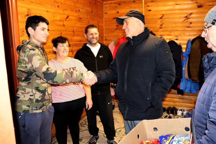 Міський голова відвідав багатодітні родини