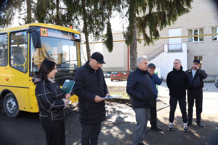 Новий шкільний автобус передали для учнів