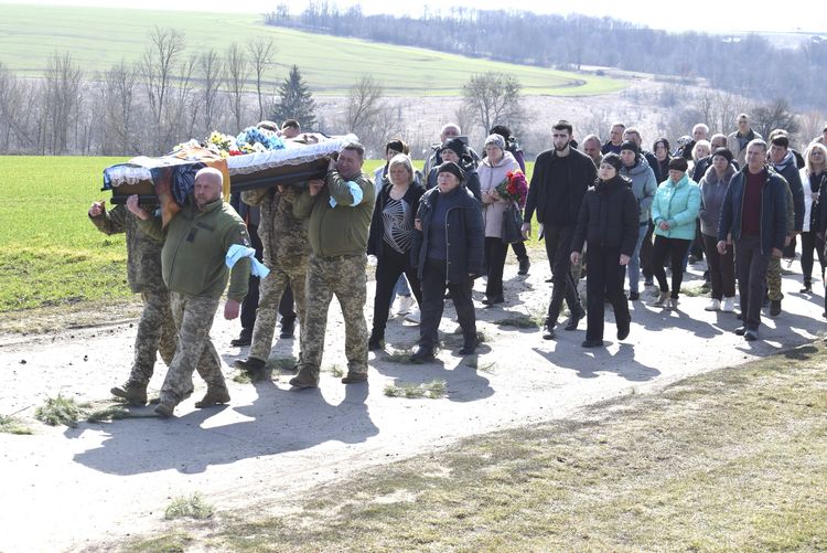 Захисника Сергія Лабу поховали