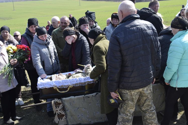 Захисника Сергія Лабу поховали