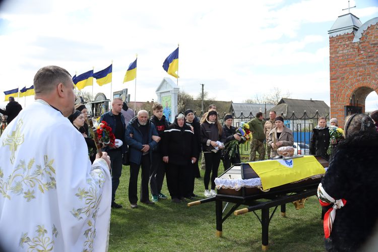 Попрощалися з Героєм