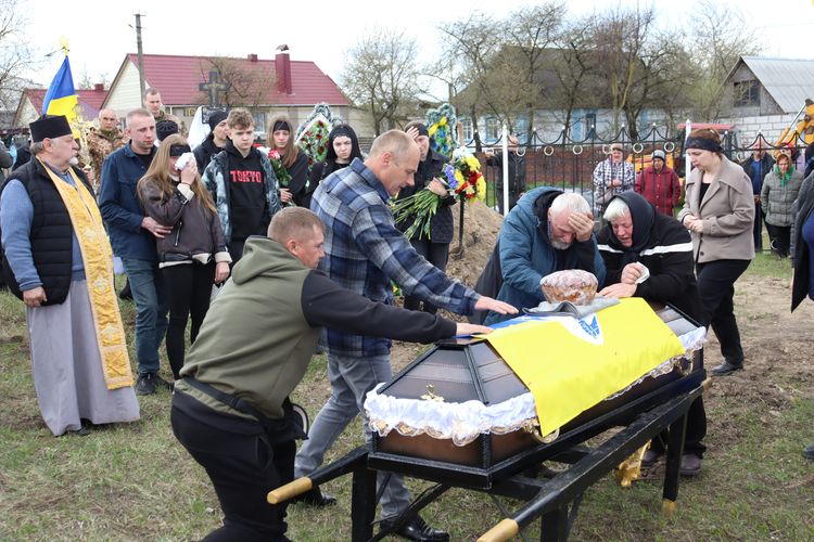 Попрощалися з Героєм