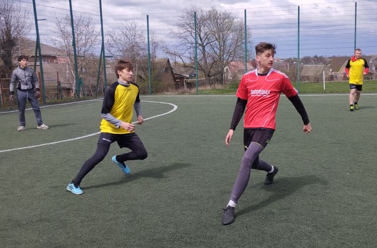 Пліч-о-пліч