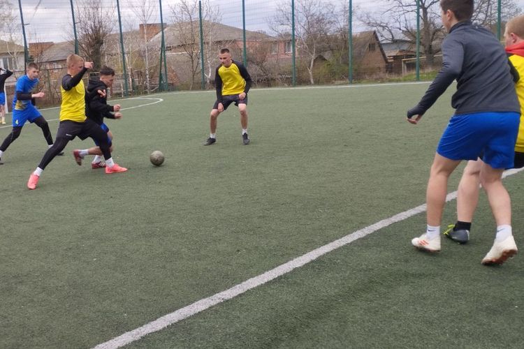 Пліч-о-пліч