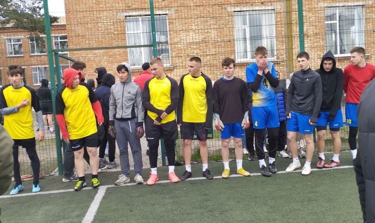 Пліч-о-пліч