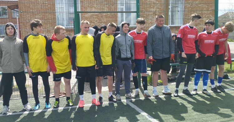 Пліч-о-пліч