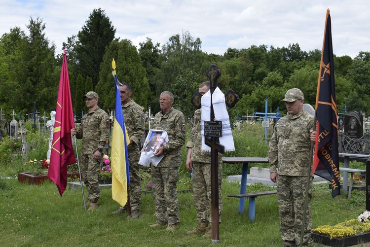 Зустріли і провели в останню дорогу
