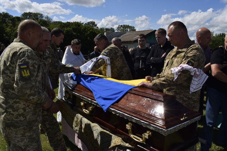 Зустріли і провели в останню дорогу
