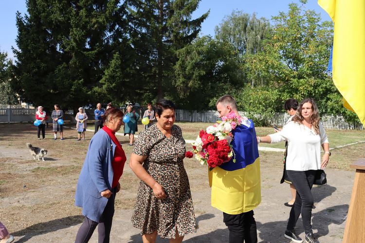 повернувся з полону