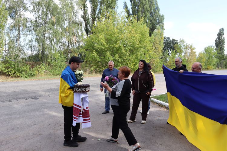 зустріли звільненого з ворожого полону