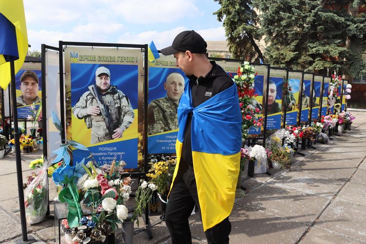 зустріли звільненого з ворожого полону