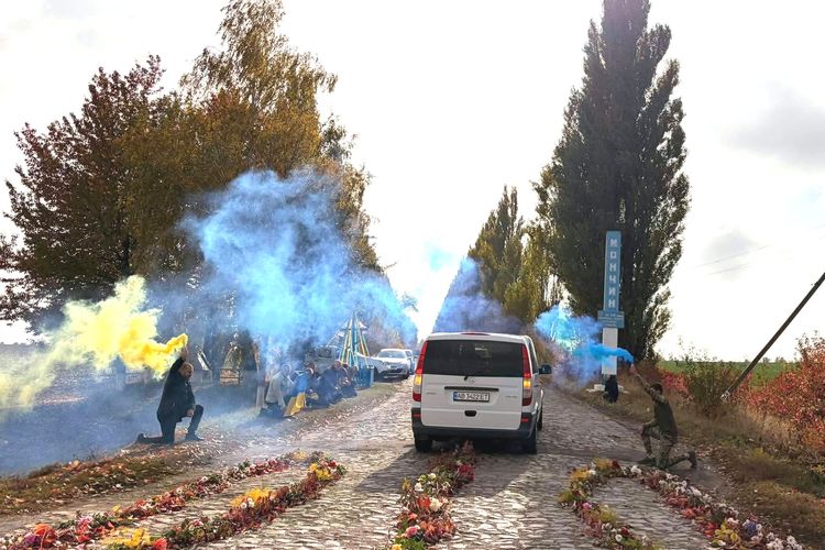 Родино, не плач, не болить вже нічого
