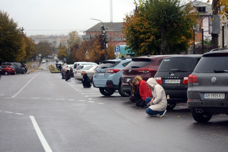 Заплакало небо, трава похилилась