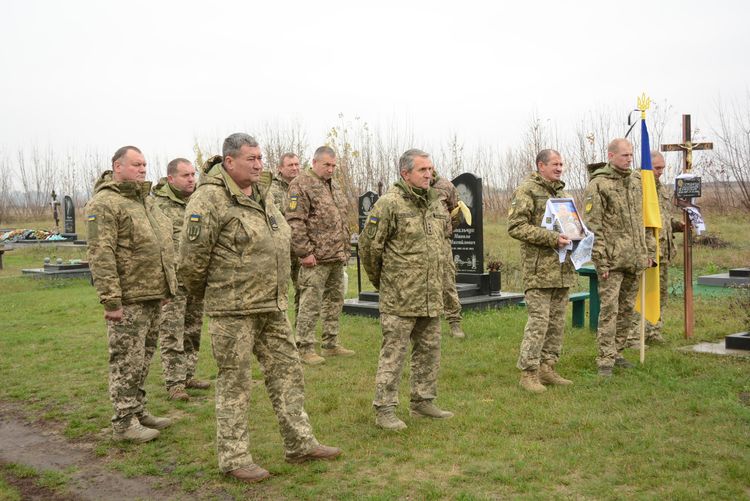 Провели в останню земну дорогу